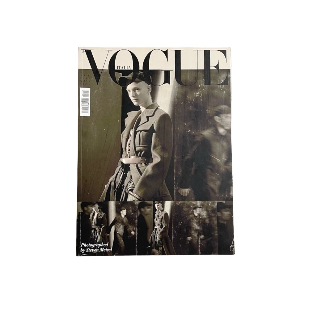VOGUE ITALY Magazine September 2016 Edition
Photograph by Steven Meisel